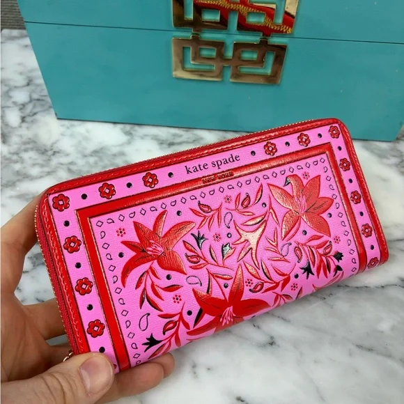 NWT Kate Spade Rare Boutique Bandana Embossed Floral Pink Morgan Zip Wallet - Picture 3 of 7